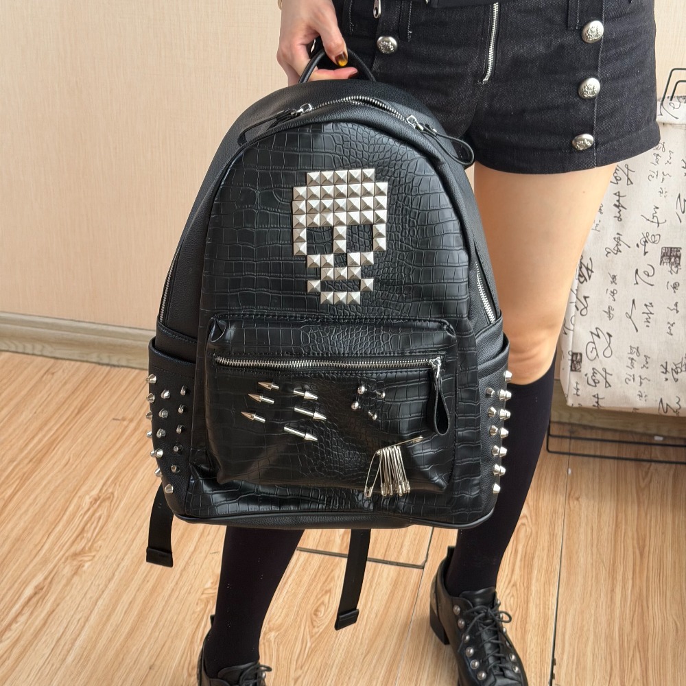 Fashion Backpack Women - Originele zwarte krokodillenpatroon schedel klinknagel rugzak